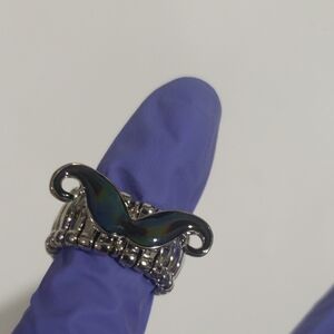 Elegant Silver tone Mustache Design Stretch Ring - Women's Fashion Jewelry
